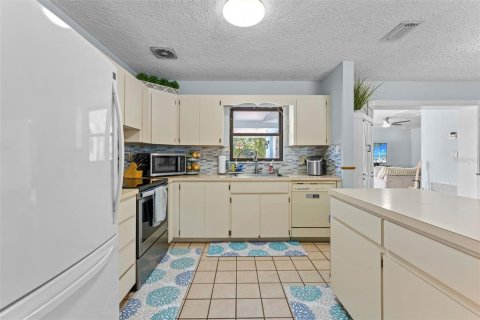 Villa ou maison à vendre à Saint Petersburg, Floride: 4 chambres, 165.92 m2 № 2210842 - photo 10