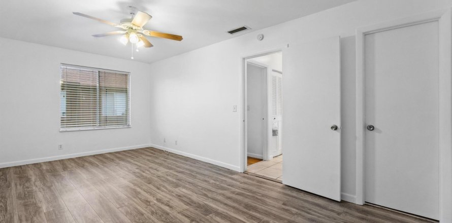 Condo in West Palm Beach, Florida, 2 bedrooms  № 1221446