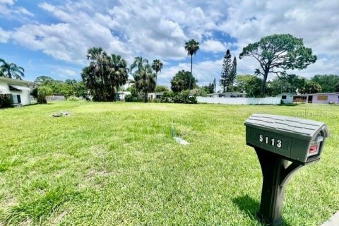Land in New Port Richey, Florida № 2102403 - photo 15