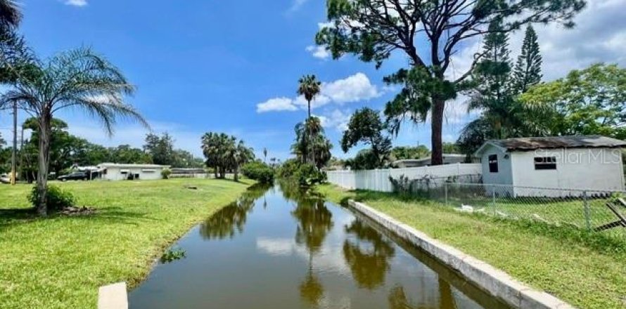 Land in New Port Richey, Florida № 2102403