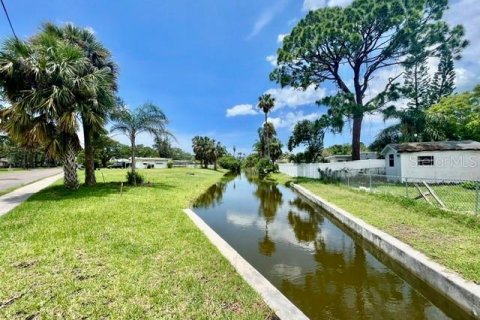 Land in New Port Richey, Florida № 2102403 - photo 3