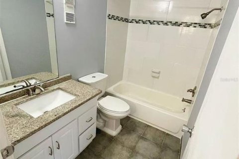 Condo in Tampa, Florida, 2 bedrooms  № 2117198 - photo 17