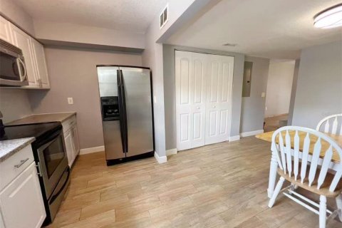 Condo in Tampa, Florida, 2 bedrooms  № 2117198 - photo 3