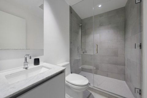 Condo in Miami, Florida, 3 bedrooms  № 1952620 - photo 24