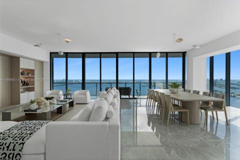 Condo in Miami, Florida, 3 bedrooms  № 1952620 - photo 3