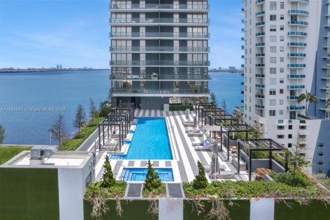 Condo in Miami, Florida, 3 bedrooms  № 1952620 - photo 27