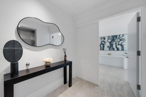 Condo in Miami, Florida, 3 bedrooms  № 1952620 - photo 25