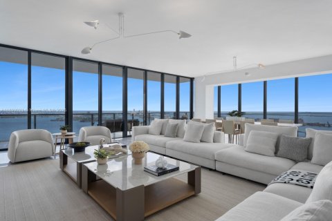 Condo in Miami, Florida, 3 bedrooms  № 1952620 - photo 1