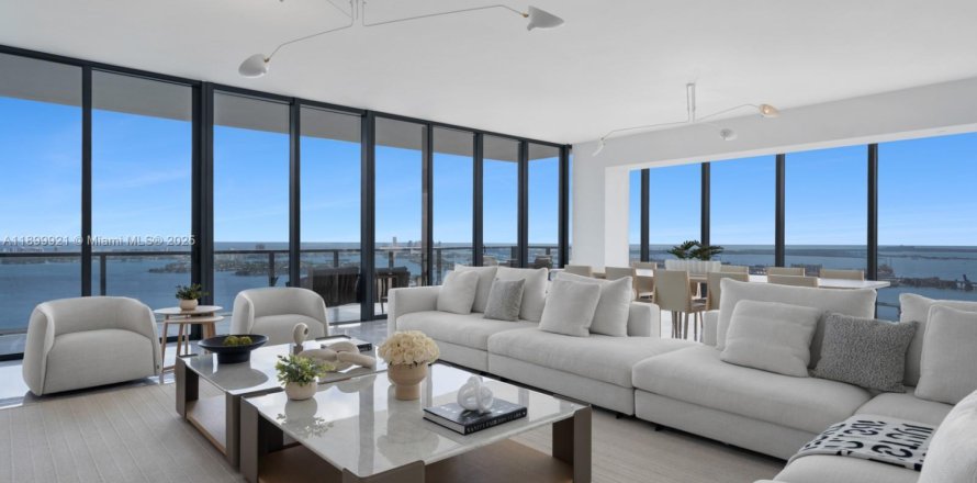 Condo in Miami, Florida, 3 bedrooms  № 1952620