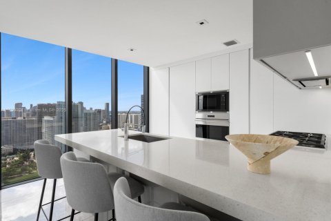 Condo in Miami, Florida, 3 bedrooms  № 1952620 - photo 7