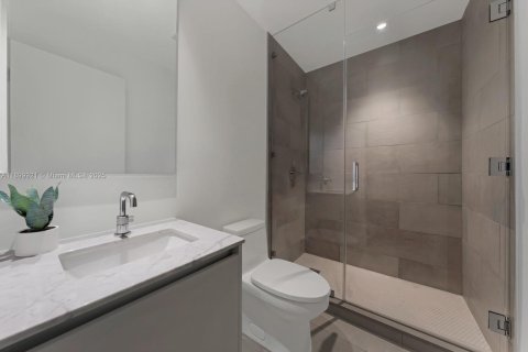 Condo in Miami, Florida, 3 bedrooms  № 1952620 - photo 22