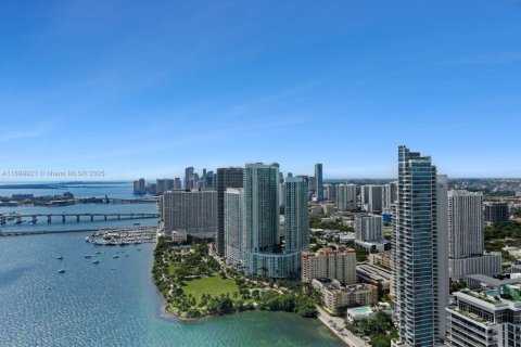 Condo in Miami, Florida, 3 bedrooms  № 1952620 - photo 30