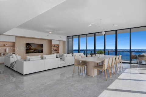 Condo in Miami, Florida, 3 bedrooms  № 1952620 - photo 6