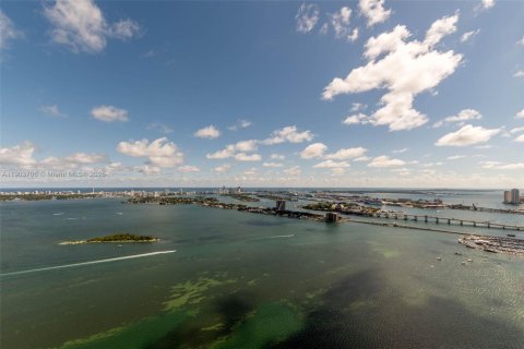 Снять в аренду кондоминиум в Майами, Флорида 3 спальни, 163.42м2, № 1954771 - фото 23