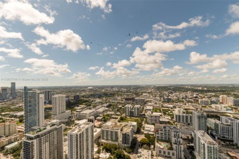 Снять в аренду кондоминиум в Майами, Флорида 3 спальни, 163.42м2, № 1954771 - фото 26