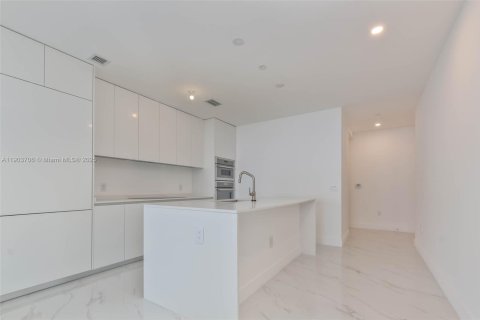 Снять в аренду кондоминиум в Майами, Флорида 3 спальни, 163.42м2, № 1954771 - фото 9