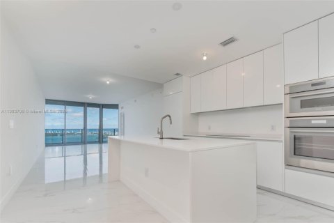 Снять в аренду кондоминиум в Майами, Флорида 3 спальни, 163.42м2, № 1954771 - фото 8