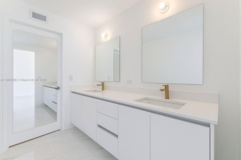 Снять в аренду кондоминиум в Майами, Флорида 3 спальни, 163.42м2, № 1954771 - фото 15