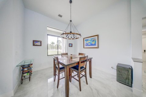 Villa ou maison à vendre à West Palm Beach, Floride: 5 chambres, 298.12 m2 № 2188911 - photo 12