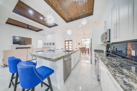 Villa ou maison à vendre à West Palm Beach, Floride: 5 chambres, 298.12 m2 № 2188911 - photo 15