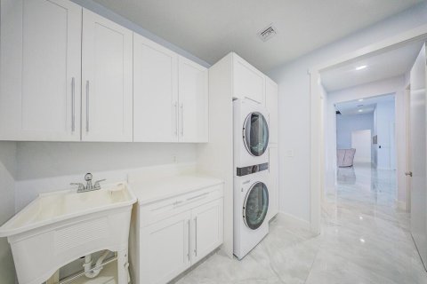 Villa ou maison à vendre à West Palm Beach, Floride: 5 chambres, 298.12 m2 № 2188911 - photo 22