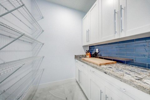 Villa ou maison à vendre à West Palm Beach, Floride: 5 chambres, 298.12 m2 № 2188911 - photo 20