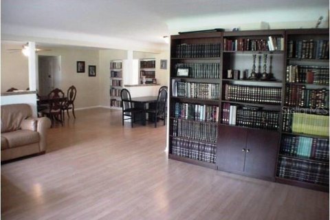Casa en alquiler en Saint Petersburg, Florida, 3 dormitorios, 156.82 m2 № 1881109 - foto 8
