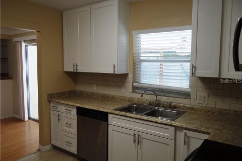 Casa en alquiler en Saint Petersburg, Florida, 3 dormitorios, 156.82 m2 № 1881109 - foto 20