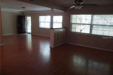 Casa en alquiler en Saint Petersburg, Florida, 3 dormitorios, 156.82 m2 № 1881109 - foto 15