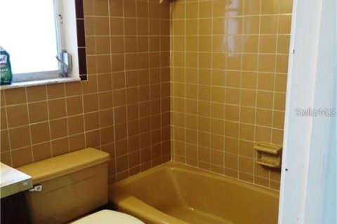 Casa en alquiler en Saint Petersburg, Florida, 3 dormitorios, 156.82 m2 № 1881109 - foto 26