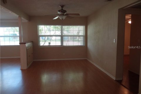 Casa en alquiler en Saint Petersburg, Florida, 3 dormitorios, 156.82 m2 № 1881109 - foto 9