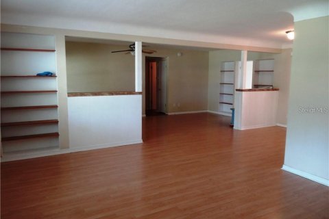 Casa en alquiler en Saint Petersburg, Florida, 3 dormitorios, 156.82 m2 № 1881109 - foto 11