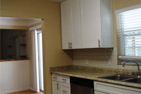 Casa en alquiler en Saint Petersburg, Florida, 3 dormitorios, 156.82 m2 № 1881109 - foto 19