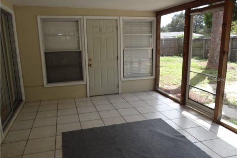 Casa en alquiler en Saint Petersburg, Florida, 3 dormitorios, 156.82 m2 № 1881109 - foto 28