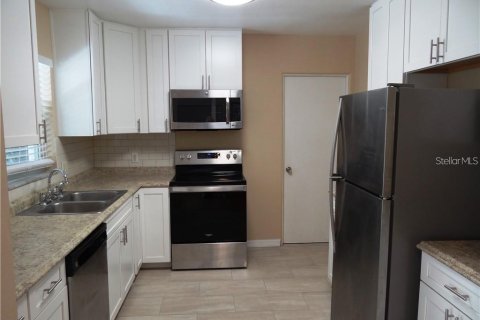 Casa en alquiler en Saint Petersburg, Florida, 3 dormitorios, 156.82 m2 № 1881109 - foto 18