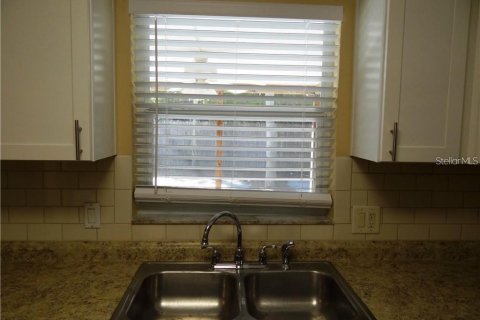 Casa en alquiler en Saint Petersburg, Florida, 3 dormitorios, 156.82 m2 № 1881109 - foto 21