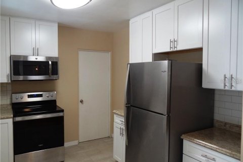 Casa en alquiler en Saint Petersburg, Florida, 3 dormitorios, 156.82 m2 № 1881109 - foto 17