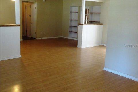 Casa en alquiler en Saint Petersburg, Florida, 3 dormitorios, 156.82 m2 № 1881109 - foto 16