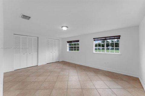 Villa ou maison à louer à Miami, Floride: 1 chambre, 249.54 m2 № 2051446 - photo 23