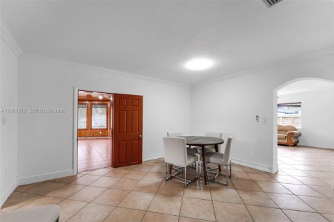 Villa ou maison à louer à Miami, Floride: 1 chambre, 249.54 m2 № 2051446 - photo 9