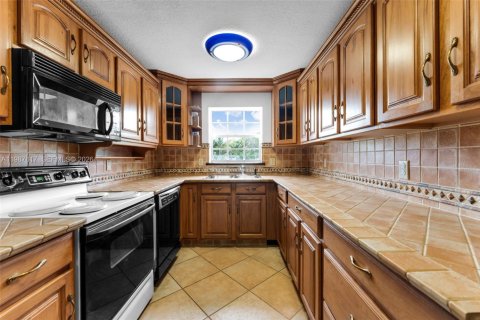 Villa ou maison à louer à Miami, Floride: 1 chambre, 249.54 m2 № 2051446 - photo 11