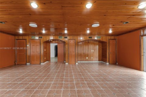 Villa ou maison à louer à Miami, Floride: 1 chambre, 249.54 m2 № 2051446 - photo 15