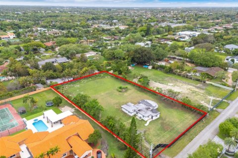 Villa ou maison à Miami, Floride 1 chambre, 249.54 m2 № 2051446