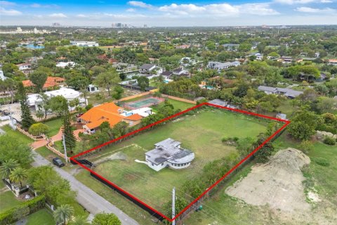Villa ou maison à louer à Miami, Floride: 1 chambre, 249.54 m2 № 2051446 - photo 30