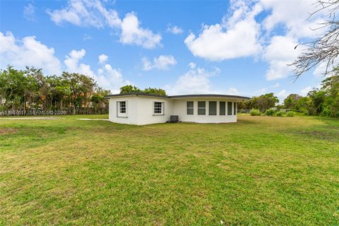 Villa ou maison à louer à Miami, Floride: 1 chambre, 249.54 m2 № 2051446 - photo 6