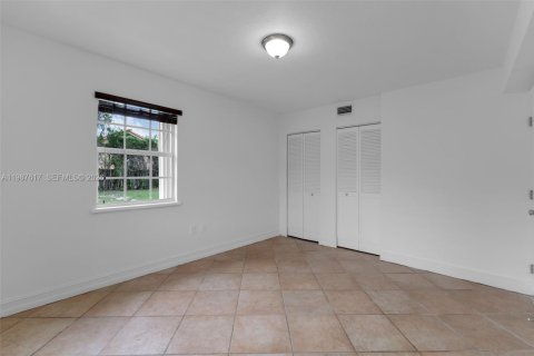 Villa ou maison à louer à Miami, Floride: 1 chambre, 249.54 m2 № 2051446 - photo 19