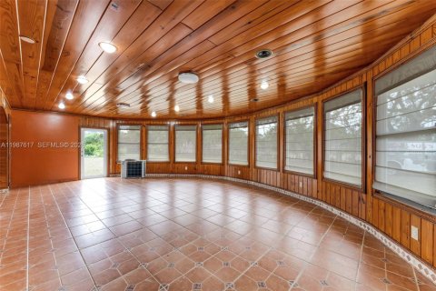 Villa ou maison à louer à Miami, Floride: 1 chambre, 249.54 m2 № 2051446 - photo 14