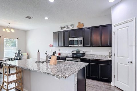 House in Haines City, Florida 4 bedrooms, 166.2 sq.m. № 1616055 - photo 19