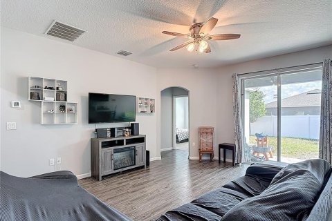 House in Haines City, Florida 4 bedrooms, 166.2 sq.m. № 1616055 - photo 18