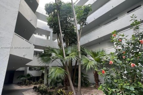 Купить кондоминиум в Майами, Флорида 3 спальни, 125.05м2, № 2050688 - фото 2